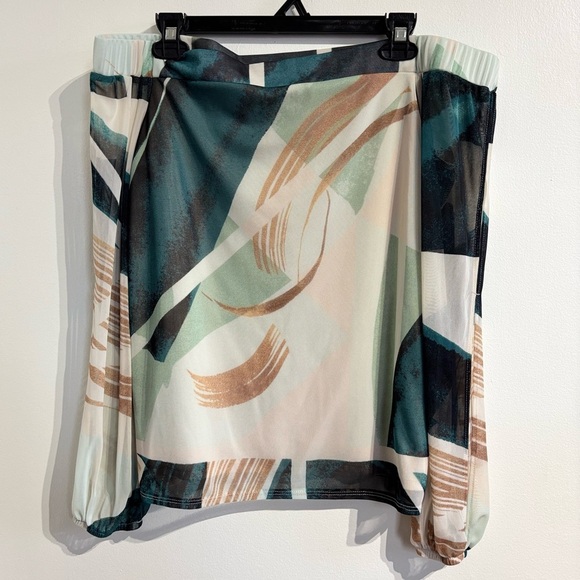 🎉4/30$🎉 Le Chateau Abstract Print Off-Shoulder Blouse 🎨 - Picture 1 of 5